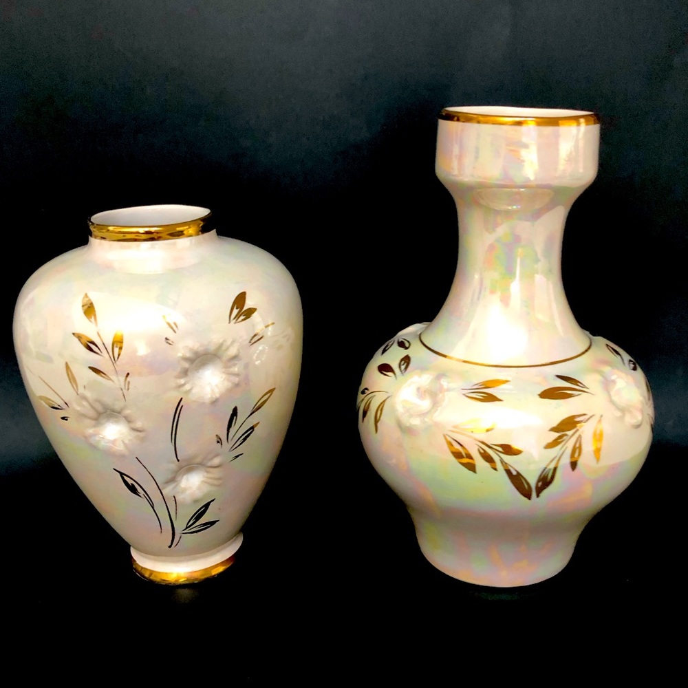 Halbach Geschenke German Creme Vase with Gold Trim